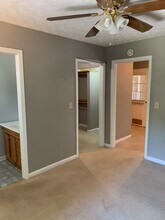 1740 Brompton Square, Unit Suite B in Powder Springs, GA - Foto de edificio - Building Photo