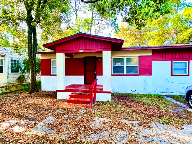 property at 1594 W 33rd St