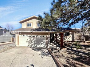 3118 Squaw Valley Dr in Colorado Springs, CO - Building Photo - Building Photo
