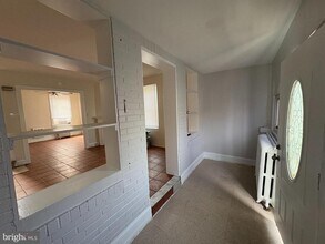 198 W Thelma St in Philadelphia, PA - Building Photo - Building Photo