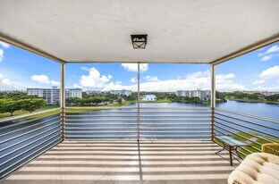 3095 N Course Dr, Unit 811 in Pompano Beach, FL - Building Photo