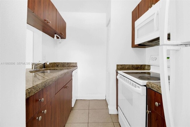 9730 Hammocks Blvd, Unit 20328 in Miami, FL - Building Photo - Building Photo