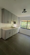 636 W Queen St, Unit Apt C in Inglewood, CA - Building Photo - Building Photo