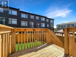 923 Isaac Phillips Way in Newmarket, ON - Building Photo - Building Photo