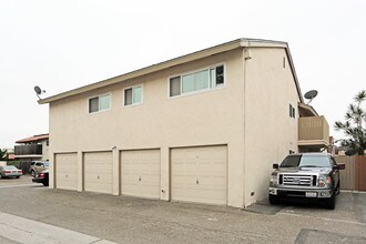 7291 Corsican Dr in Huntington Beach, CA - Building Photo - Building Photo