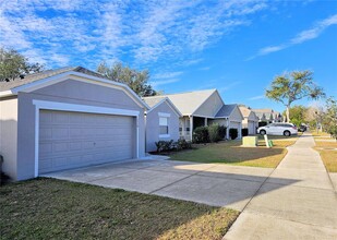 2078 Newtown Rd in Groveland, FL - Building Photo - Building Photo