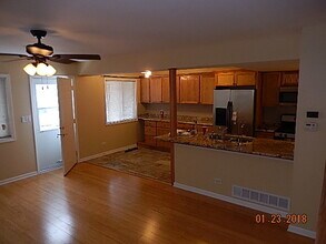 1402 Bear Flag Dr in Hanover Park, IL - Building Photo - Building Photo