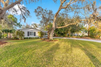 2201 Woodcrest Dr in Winter Park, FL - Building Photo - Building Photo