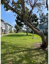 19756 Kingswood Ln in Huntington Beach, CA - Building Photo - Building Photo