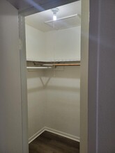 1607 N W S Young Dr, Unit B in Killeen, TX - Building Photo - Building Photo