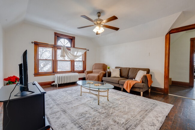 1102 Sunset Ave, Unit 1