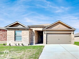 421 Micah Ln in Ferris, TX - Building Photo