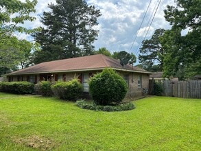 5703 Medallion Dr in Jackson, MS - Building Photo - Building Photo