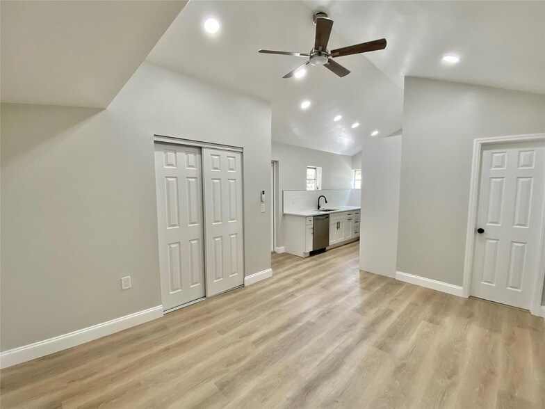 426 S L St in Lake Worth Beach, FL - Building Photo
