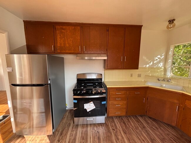 4616 Kingswell Ave, Unit 1-4 in Los Angeles, CA - Building Photo - Building Photo