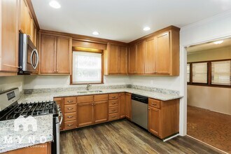 1201 Manchester Ln in Charlotte, NC - Foto de edificio - Building Photo