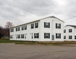 Laurel Commons in Ravenswood, WV - Building Photo