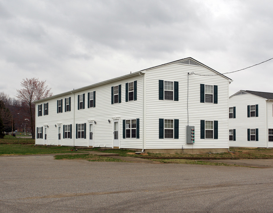 Laurel Commons in Ravenswood, WV - Foto de edificio