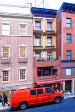 21 E 62nd St in New York, NY - Foto de edificio - Building Photo