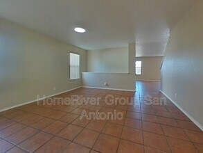 51 Kenrock Ridge in San Antonio, TX - Building Photo - Building Photo
