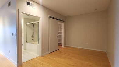 1111 S Akard St in Dallas, TX - Building Photo - Building Photo