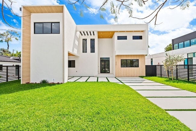 property at 2324 SW 26th St