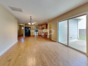 3209 Royal Deeside Ct in Zebulon, NC - Foto de edificio - Building Photo