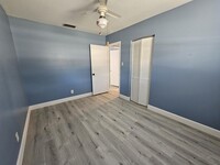 4716 W Fairview Heights in Tampa, FL - Building Photo - Building Photo