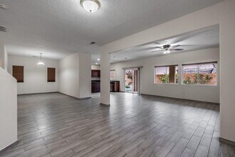 7019 Kayser Mill Rd NW in Albuquerque, NM - Foto de edificio - Building Photo