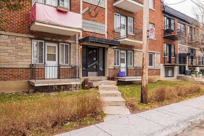 5791 Charles-Thibault Pl in Montréal, QC - Building Photo - Building Photo