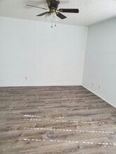 4630 Commander Dr, Unit 1028 in Orlando, FL - Building Photo - Building Photo