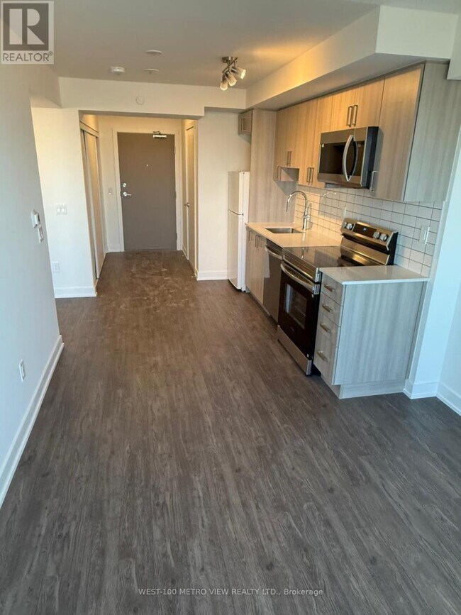 1010 Sandy Beach Rd in Pickering, ON - Building Photo - Building Photo