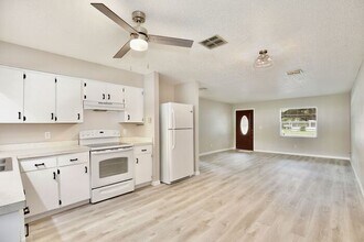 1025 Mississippi Ave in St. Cloud, FL - Building Photo - Building Photo