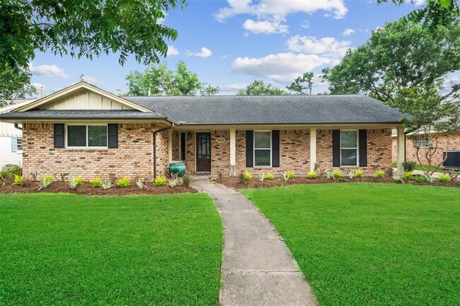 property at 1810 Droxford Dr