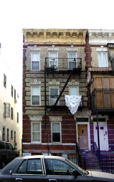 1348 43rd St in Brooklyn, NY - Foto de edificio