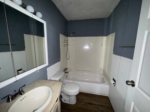 7586 Bermuda St NW in Massillon, OH - Foto de edificio - Building Photo