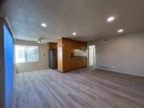 4172 Del Amo Blvd in Torrance, CA - Building Photo - Building Photo