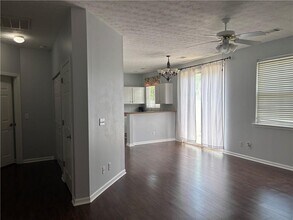 333 W Oaks Trail in Woodstock, GA - Foto de edificio - Building Photo