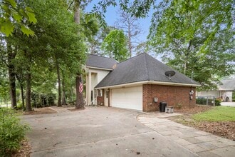 14151 Buckingham Ln in Tomball, TX - Building Photo - Building Photo