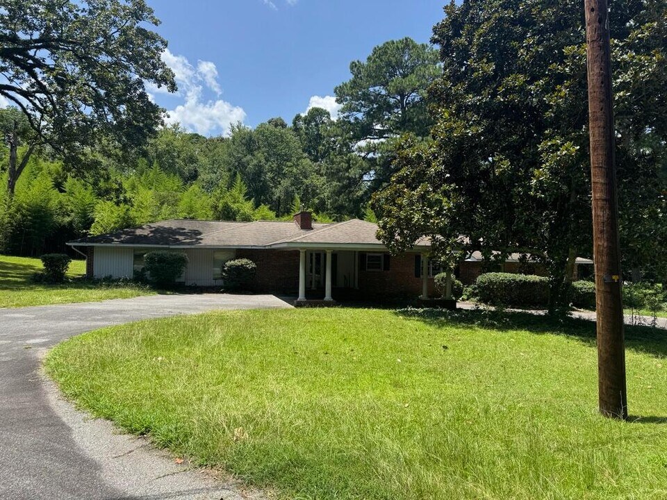 121 Woodland Cir in Milledgeville, GA - Building Photo