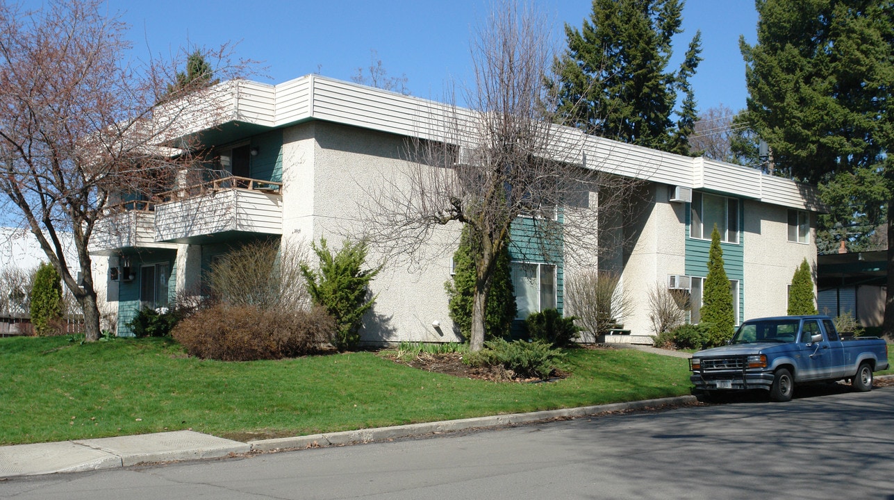 2404 W Cleveland Ave in Spokane, WA - Foto de edificio