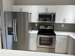 3389 NE 4th St in Homestead, FL - Building Photo - Building Photo