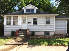 444 W Wilbeth Rd in Akron, OH - Building Photo
