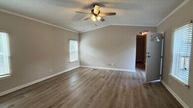 3083 Lake Sue Dr in Crestview, FL - Building Photo - Building Photo