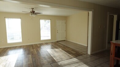 623 S Cypress St in Hammond, LA - Foto de edificio - Building Photo