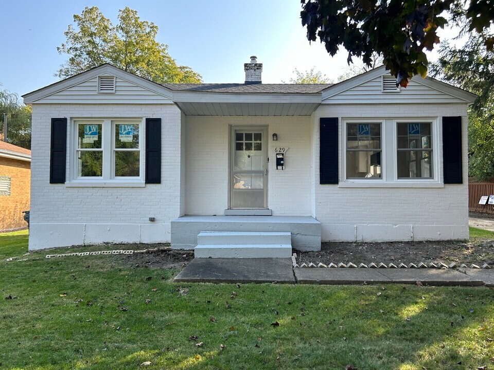 629 Justina St in Hinsdale, IL - Building Photo