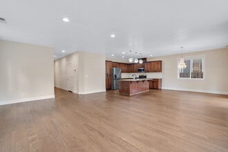 28616 Greenway Dr in Wilsonville, OR - Building Photo - Building Photo