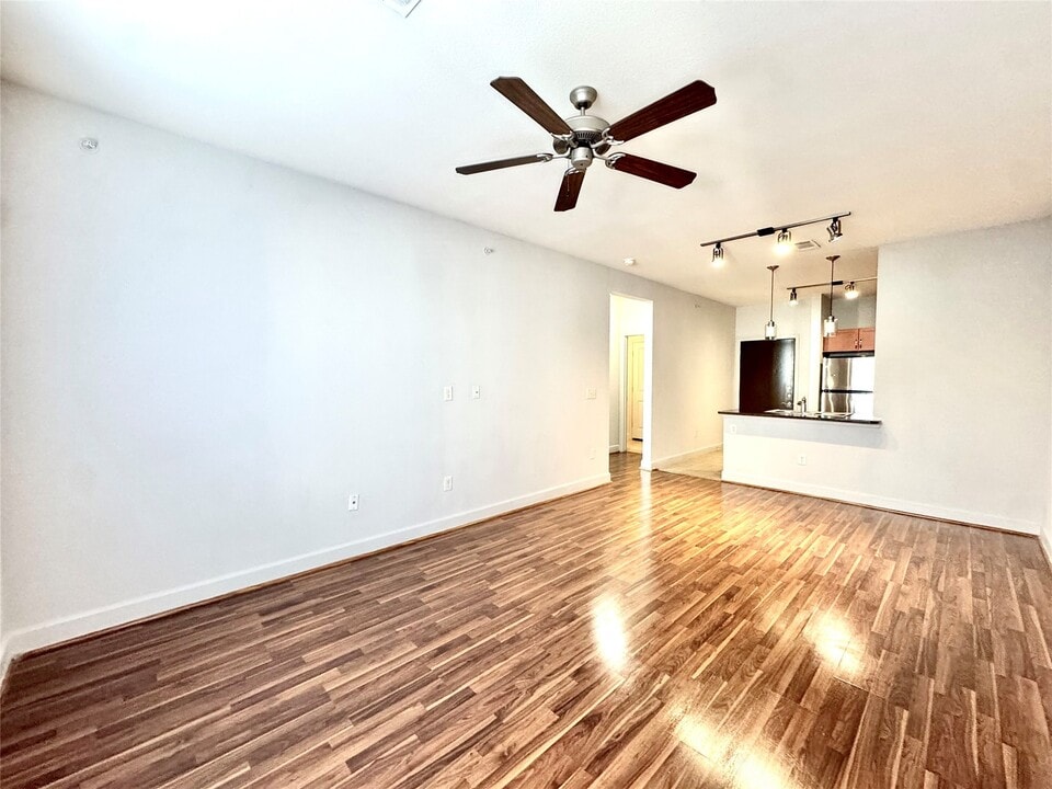 3333 Weslayan St in Houston, TX - Building Photo