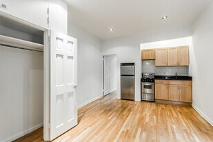 1441 York Ave in New York, NY - Building Photo
