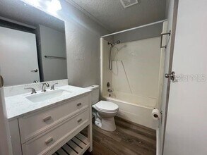 2490 SW 14th Dr-Unit -36 in Gainesville, FL - Building Photo - Building Photo